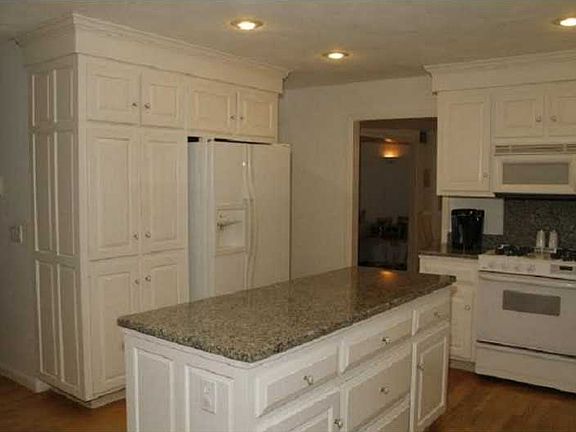 5th image of 66 Rollingwood Dr
