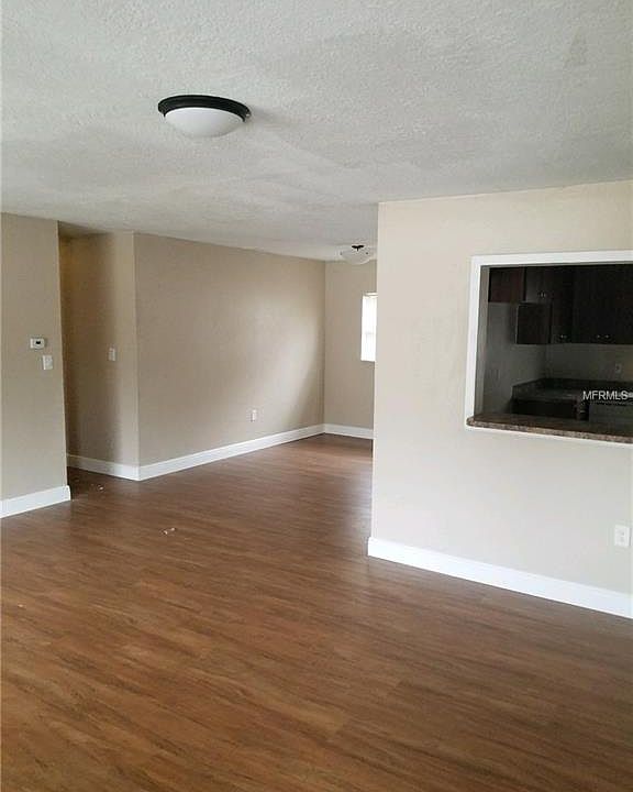 2nd image of 464 Ruffel St