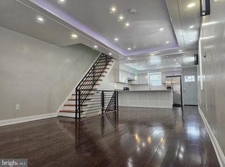 1555 S Hollywood St, Philadelphia, PA 19146