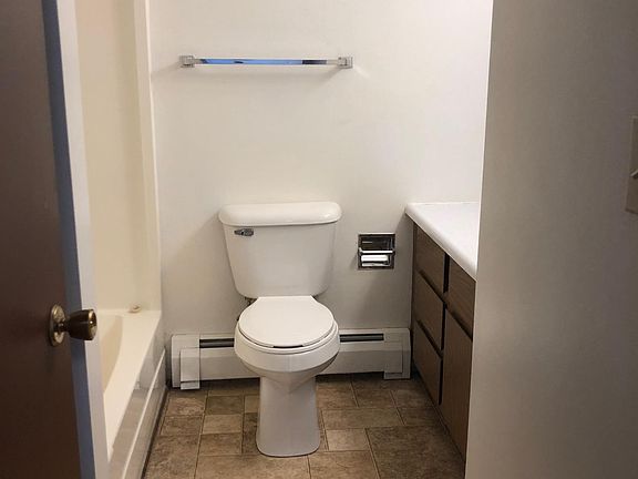 3rd image of 913 Cleveland Ave APT 6