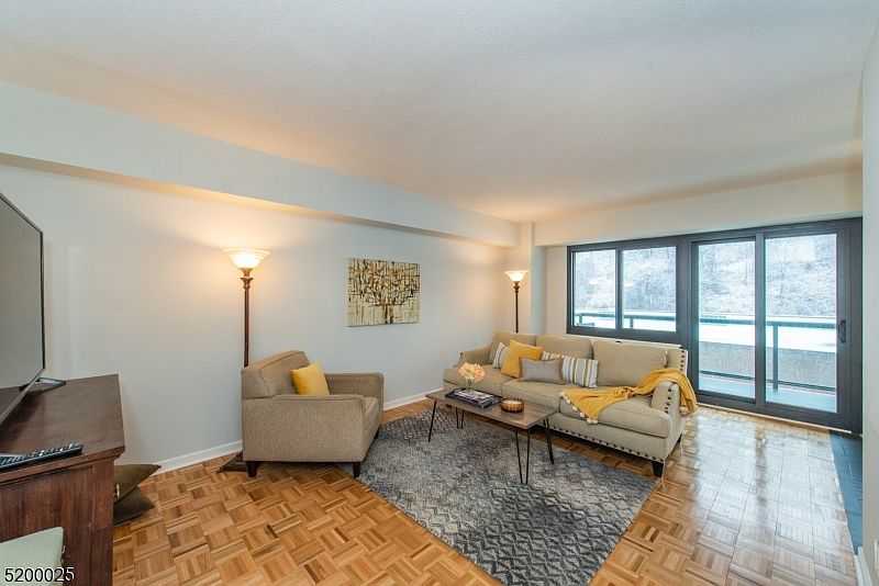 1st image of 609 W South Orange Ave #3C