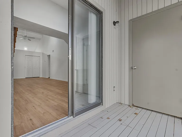 2900 Woodrich Dr #202 — Photo 22