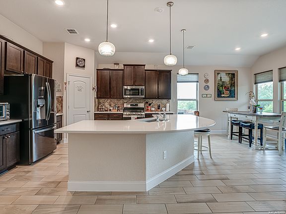 4th image of 3707 Brazos Bend