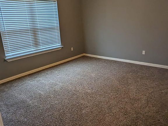 5th image of 1010 E Epstein St