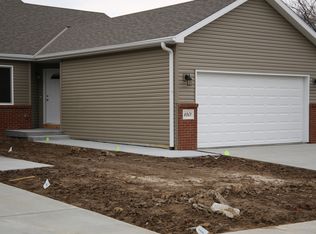 6501 S 59th Pl, Lincoln, NE 68516