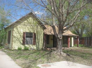 1002 E 2nd Ave, Winfield, KS 67156