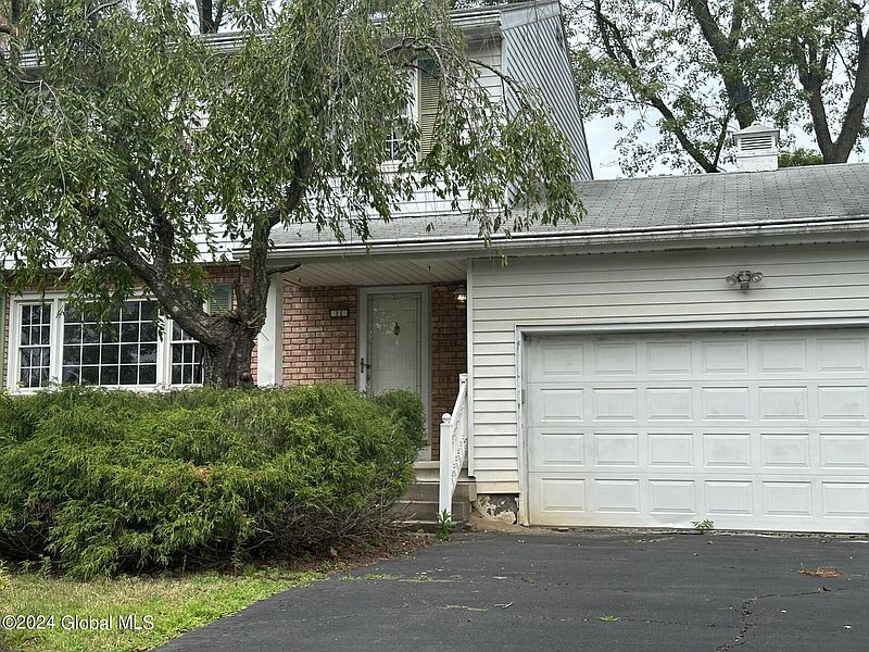 2nd image of 11 Orchard Grove