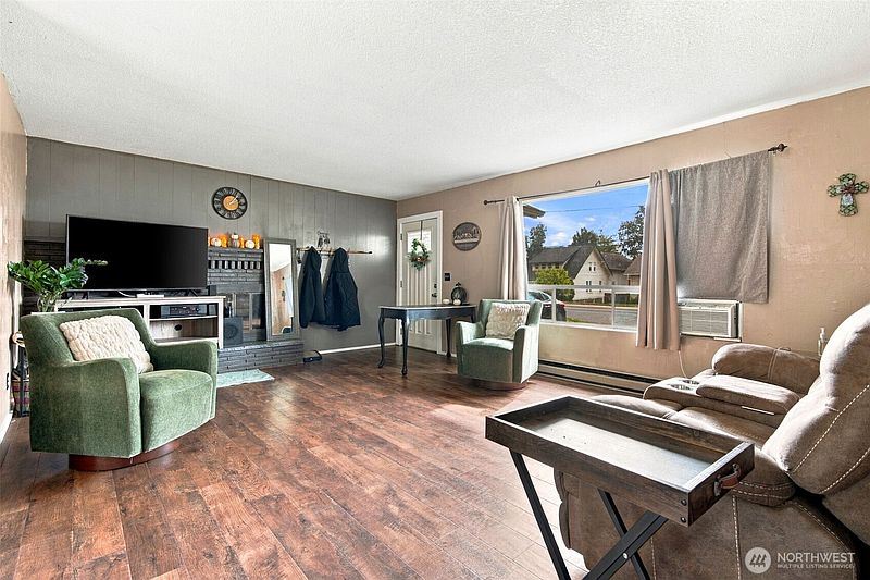 5th image of 1626 S Market Boulevard