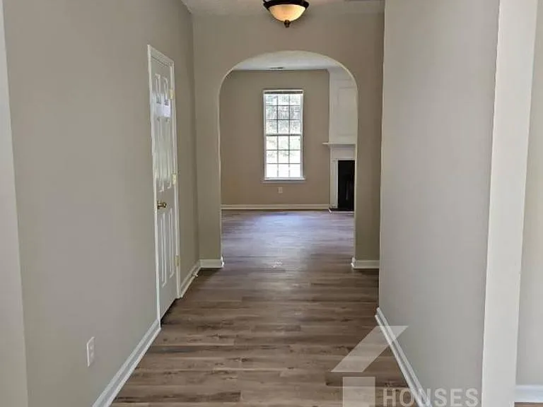 210 Stapleford Park Dr — Photo 3