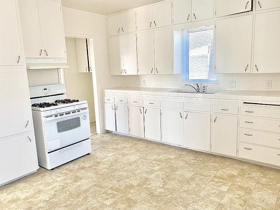 3rd image of 4235 W 160th St