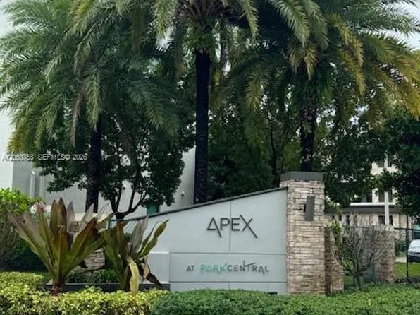 8031 NW 104th Ave APT 32, Doral, FL 33178