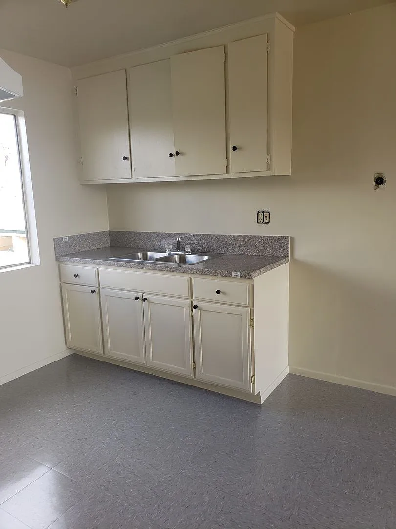 8202 Wilcox Ave. — Photo 4