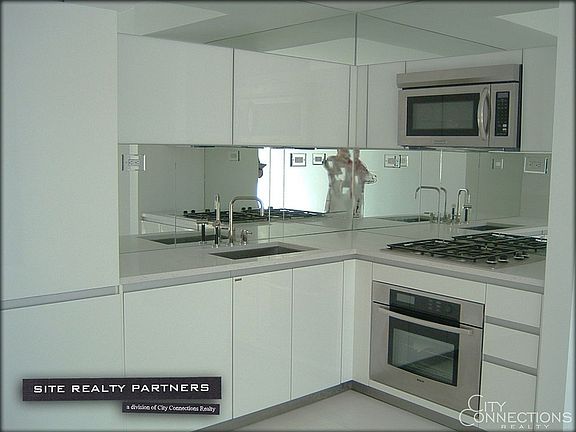 3rd image of 425 E 13th St APT 7G
