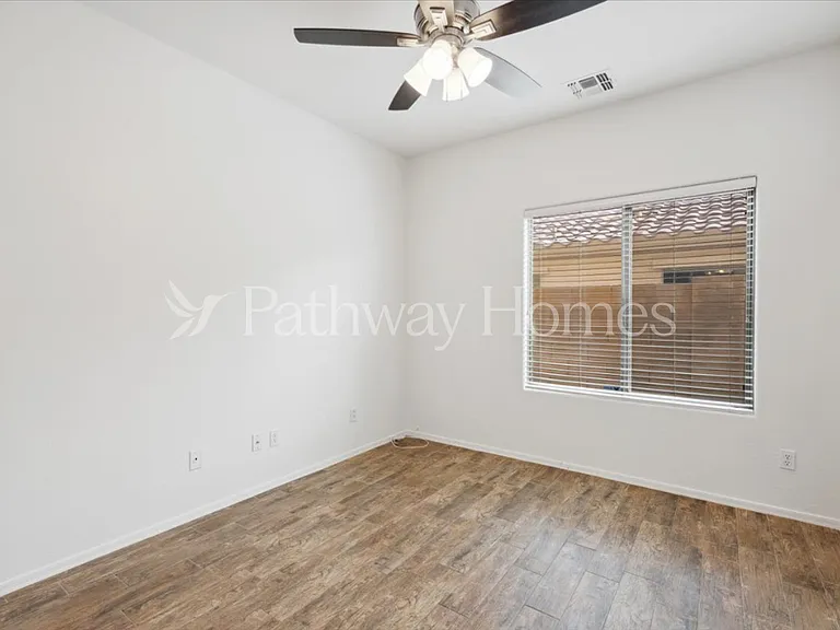 17762 W Watson Ln — Photo 6