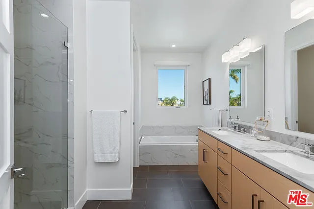 7447 W 81st St — Photo 10