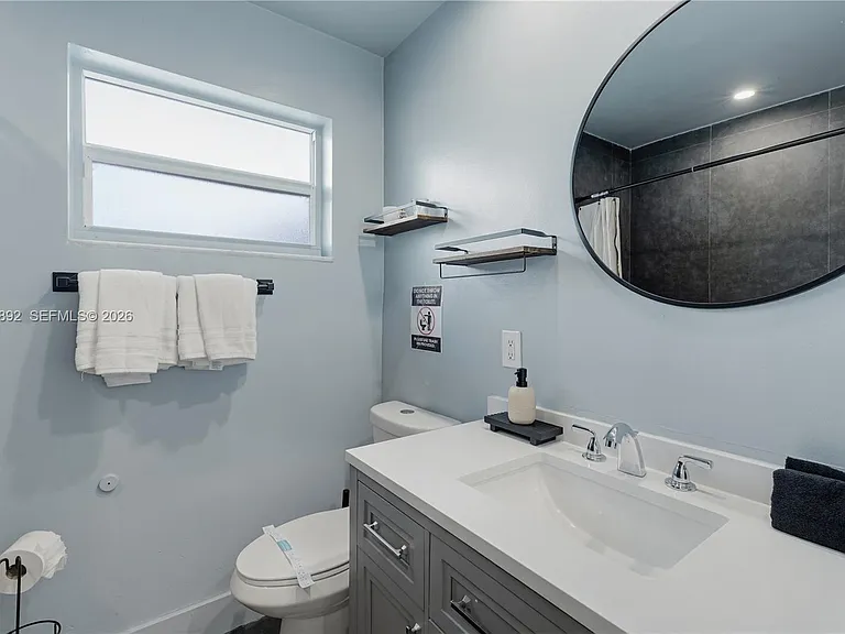 632 S Crescent Dr — Photo 15