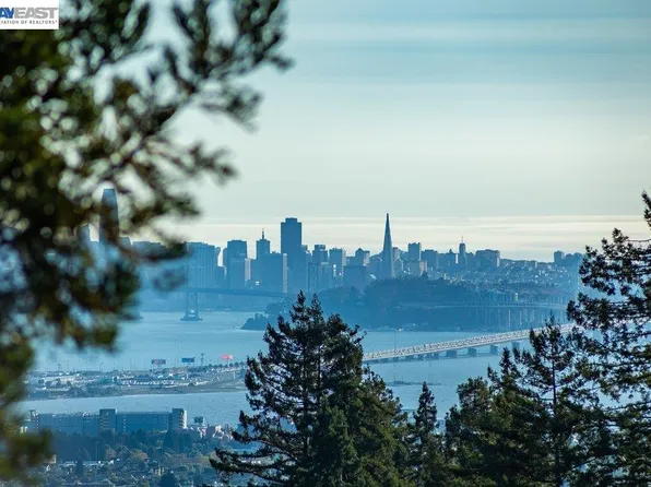 1302 Westview Dr, Berkeley, CA 94705