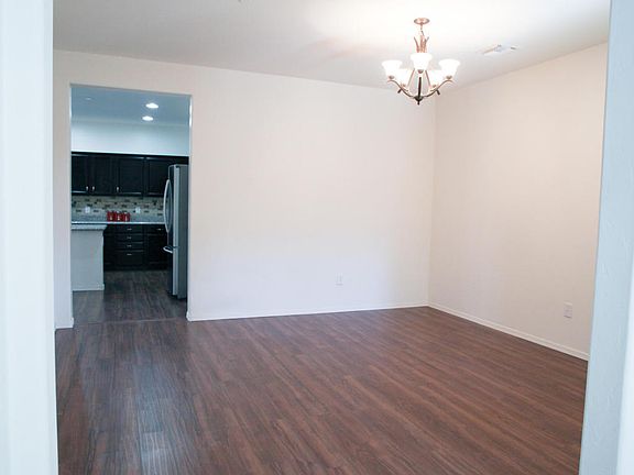 3rd image of 1126 E Empire Canyon Ln