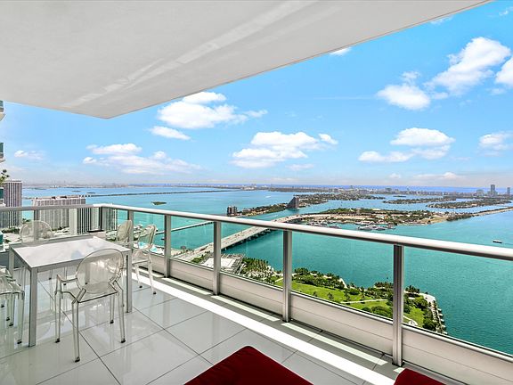 2nd image of 900 Biscayne Blvd APT 5507
