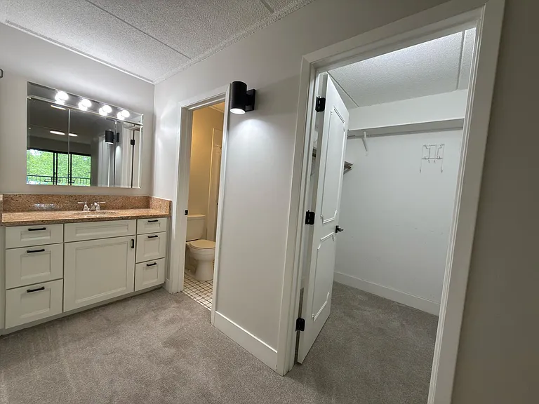 10501 Cedar Lake Rd #511 — Photo 11