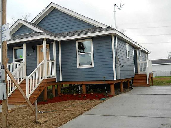 2nd image of 2114 Lombard St