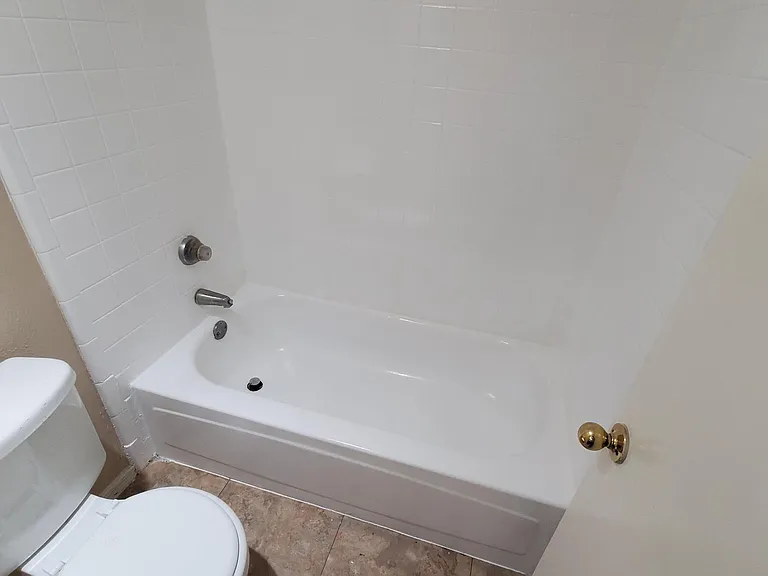 1125 Greenbriar Ln — Photo 11