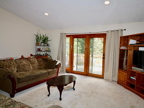 3rd image of 2923 Pinewood Ln