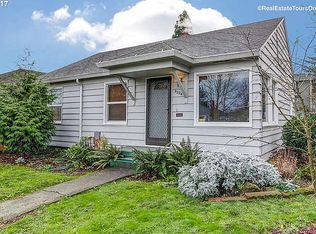 9204 SE Taylor St, Portland, OR