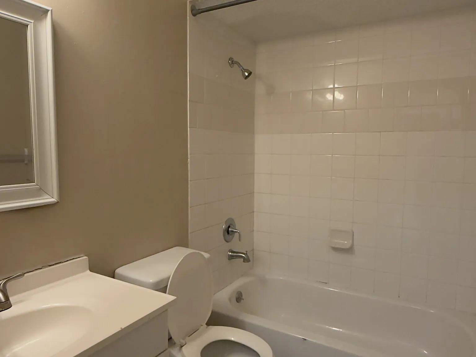 4253 Moncrief Rd W - 2 — Photo 3