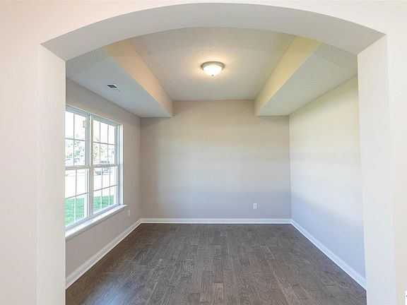 5th image of 114A Shirley Blvd