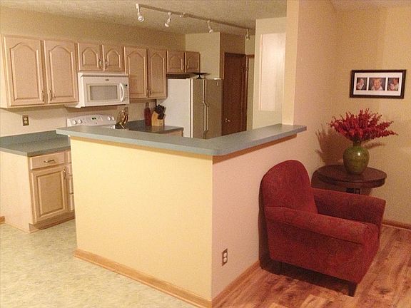 3rd image of 3245 Boxwood Dr