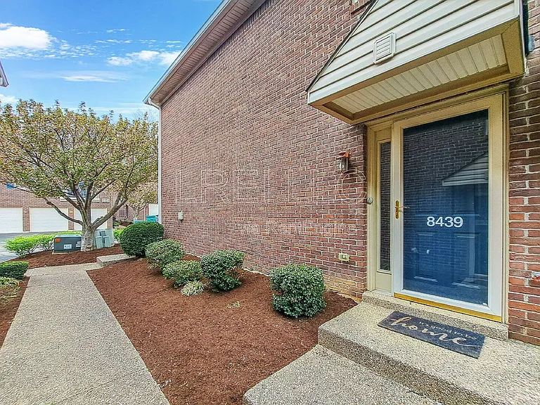 8439 Grand Trevi Dr — Photo 2