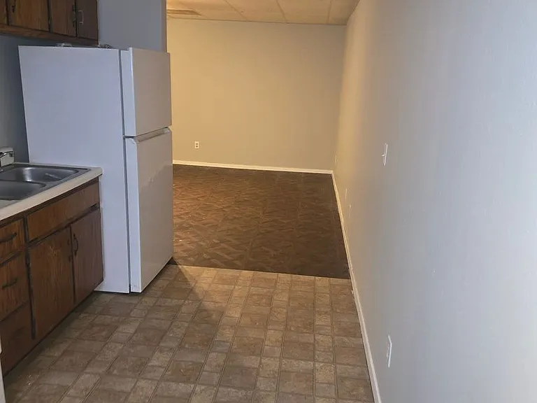 505 Oak St — Photo 4