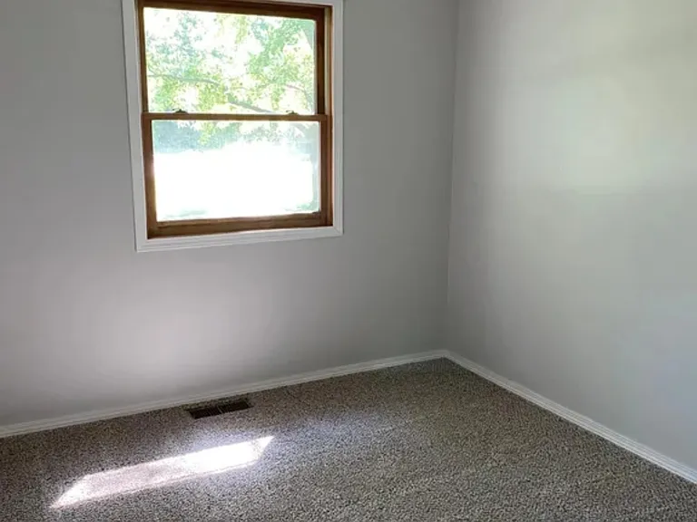 718 N State Road 149 — Photo 16