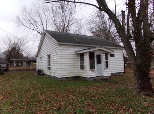 902 S Monroe St, West Frankfort, IL 62896