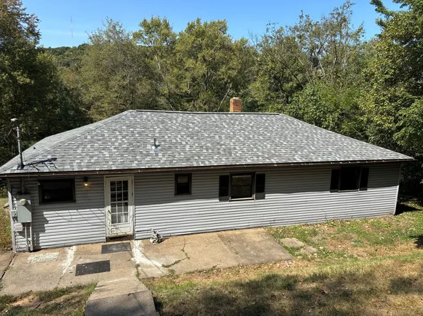 216 Magill Rd, Zelienople, PA 16063