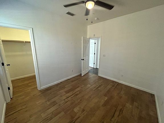 4th image of 3239 N Elm St