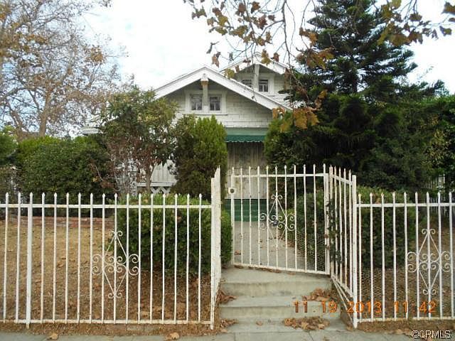 1st image of 1527 W 49th St