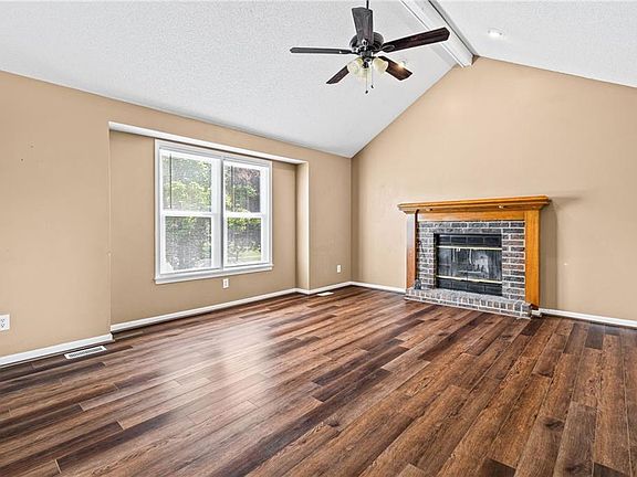 3rd image of 920 NE 108th St