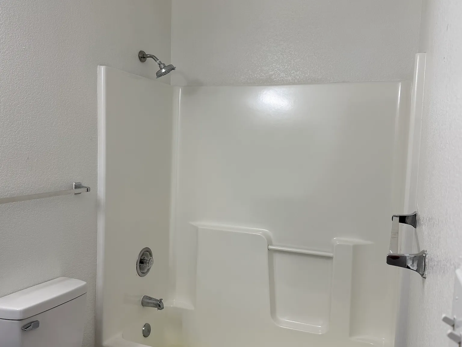 2 bed, 990 sqft, $1,000 — Photo 3