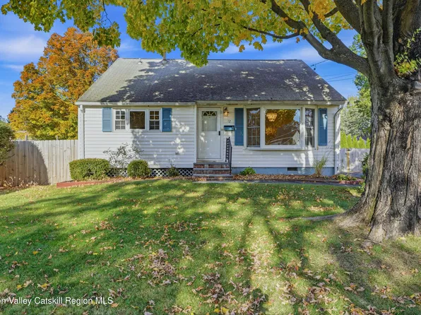 12 Edgewood Drive, Saugerties, NY 12477