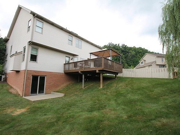 3rd image of 407 Meadowood Dr
