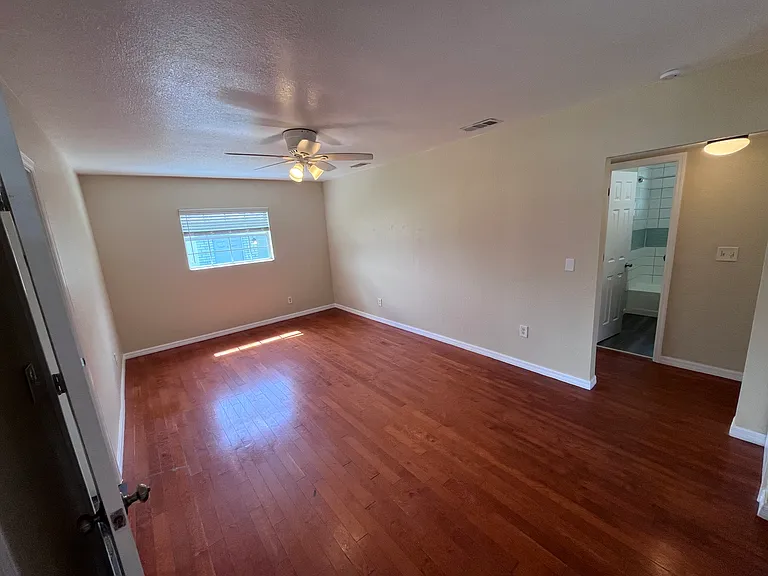 3010 Oaklawn Ave — Photo 5