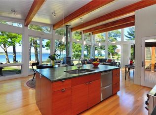 51 Pojac Point Rd, North Kingstown, RI 02852