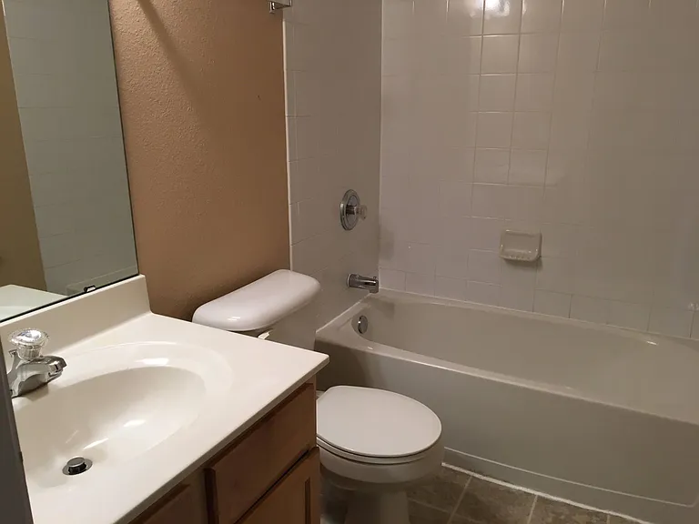 2020 Greenglen Dr #304 — Photo 7