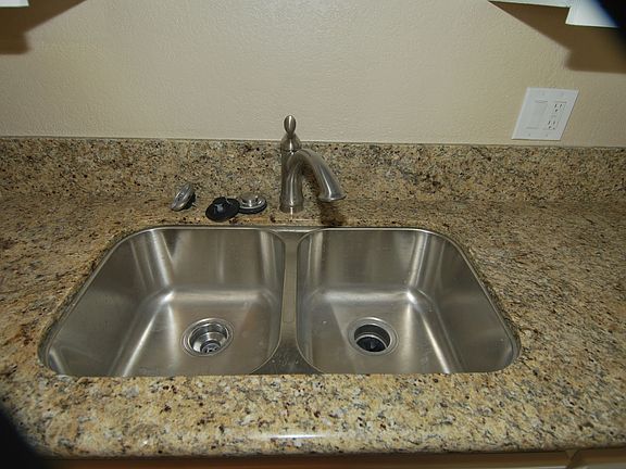 5th image of 220 W Union Ave APT 3