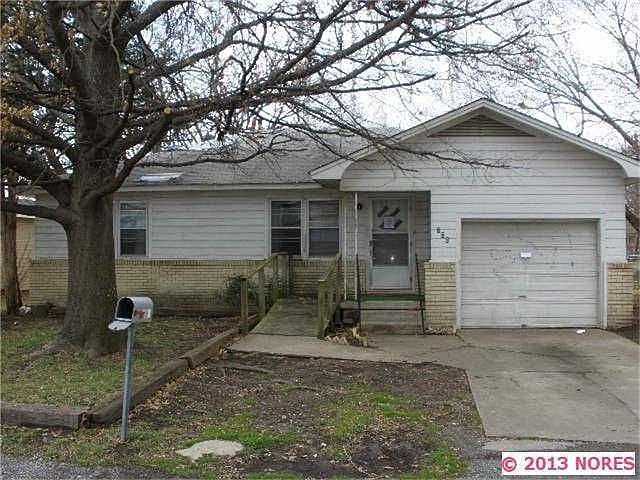 1st image of 220 N Indianola St