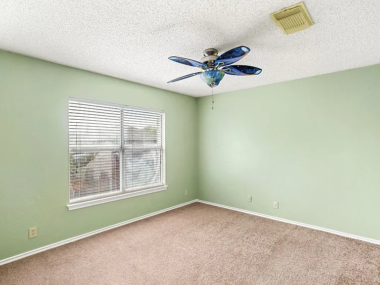 5011 Kenton Trce — Photo 13