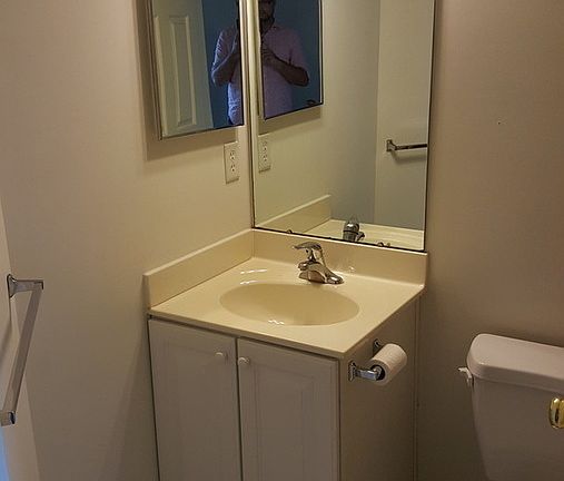 4th image of 128 Bradford St