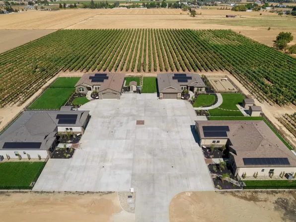 9403 E Jahant Rd, Acampo, CA 95220